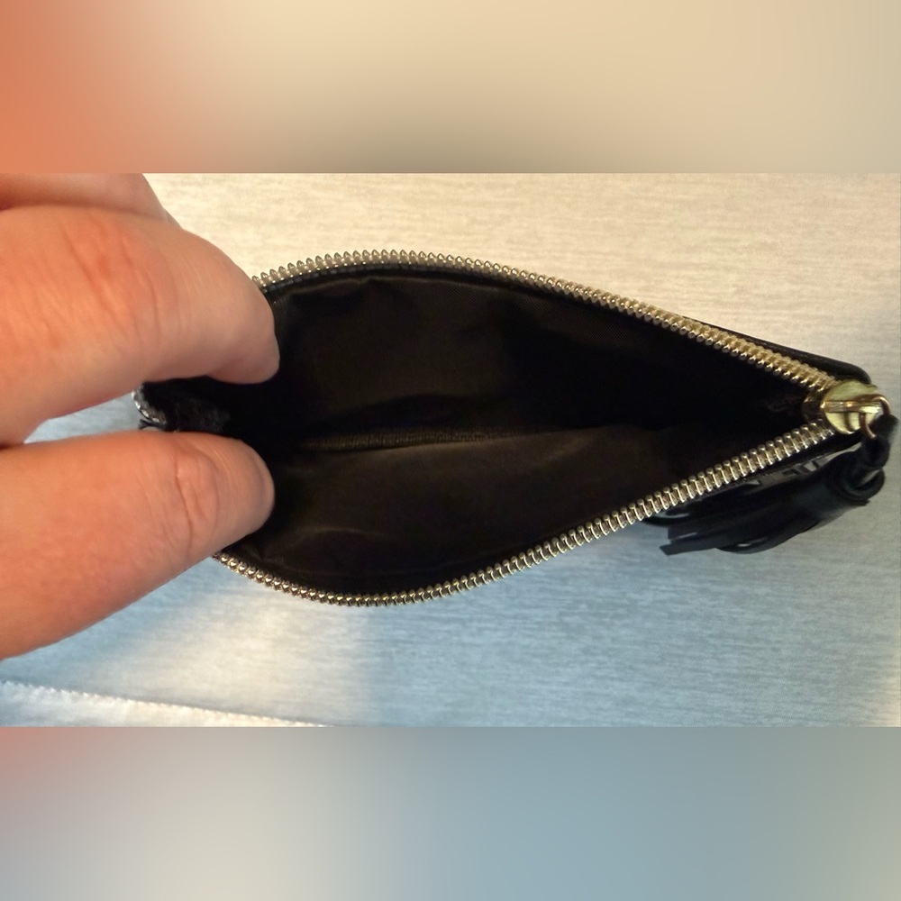 Black Coin Pouch with Gold Text “Target Fund” - Picture 5 of 7